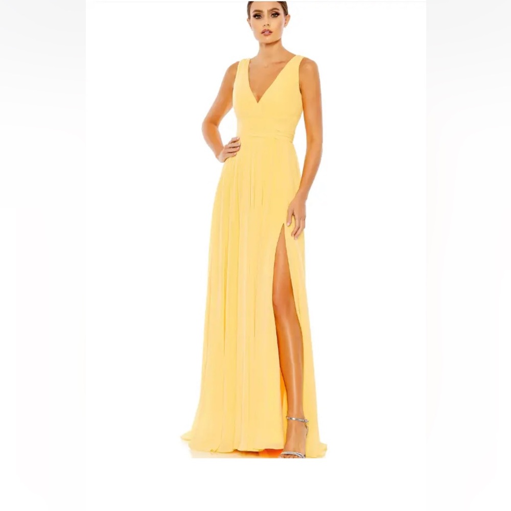 MAC DUGGAL chiffon lined gown, sz 2, new,No defects